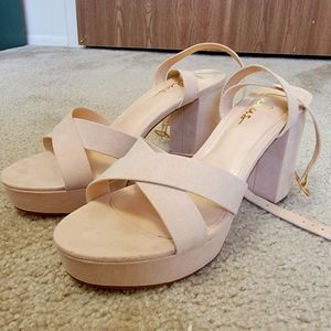 Lulu's Nude Heel, Size 10